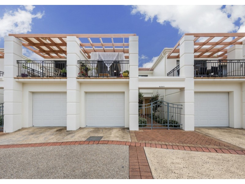 B5 U5/18-19 Pacific Parade, Yamba NSW 2464