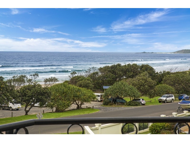 B2 U12/18-19 Pacific Parade, Yamba NSW 2464