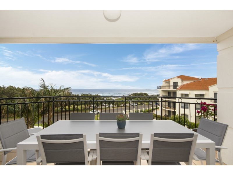 B2 U12/18-19 Pacific Parade, Yamba NSW 2464