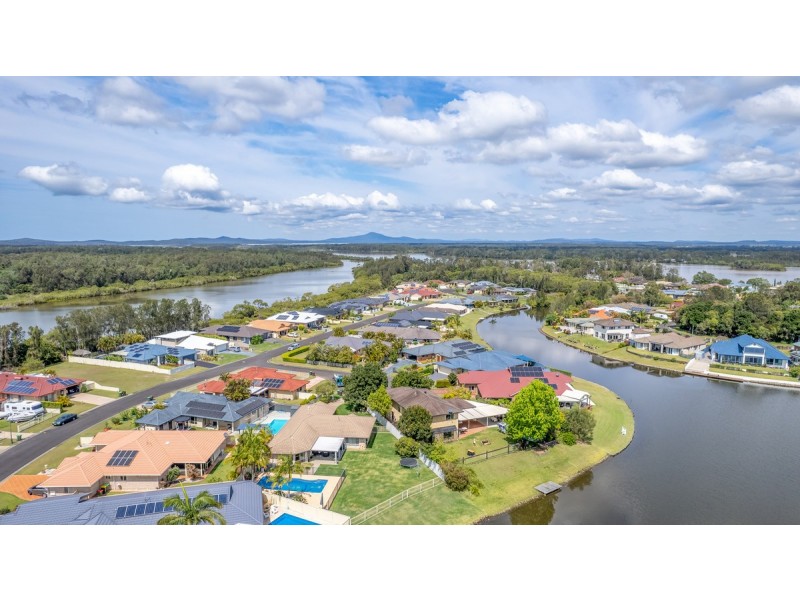 24 Bayview Drive, Yamba NSW 2464