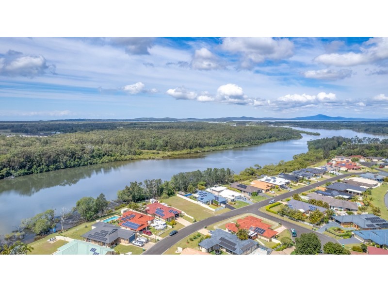 24 Bayview Drive, Yamba NSW 2464