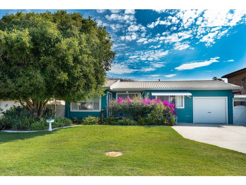 65 Yamba Street, Yamba NSW 2464