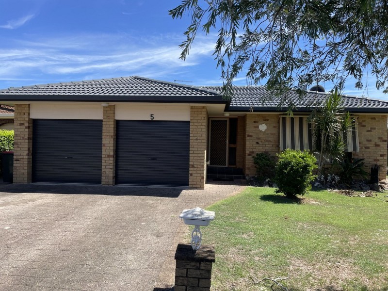 5 The Peninsula, Yamba NSW 2464