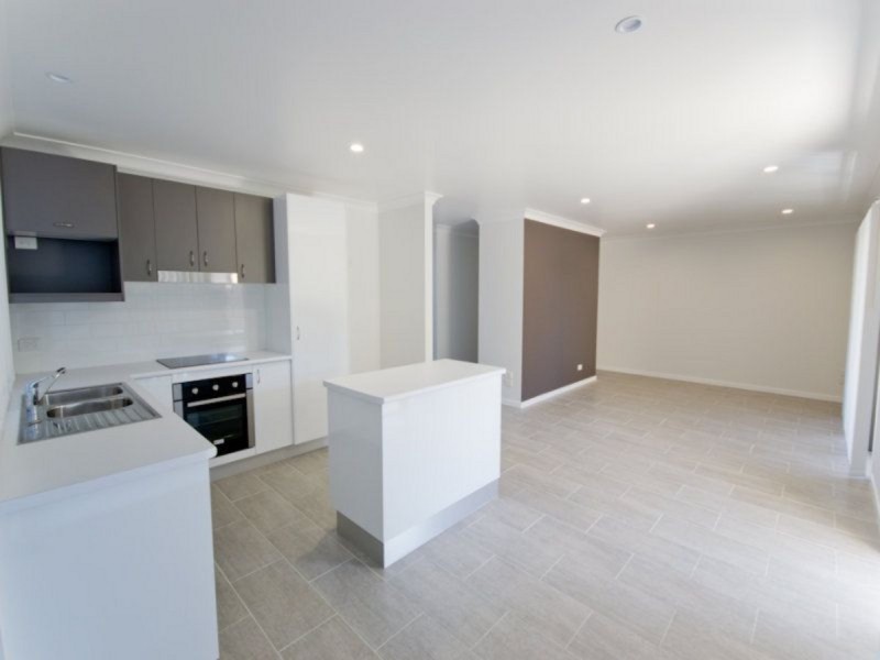2/53 William Avenue, Yamba NSW 2464