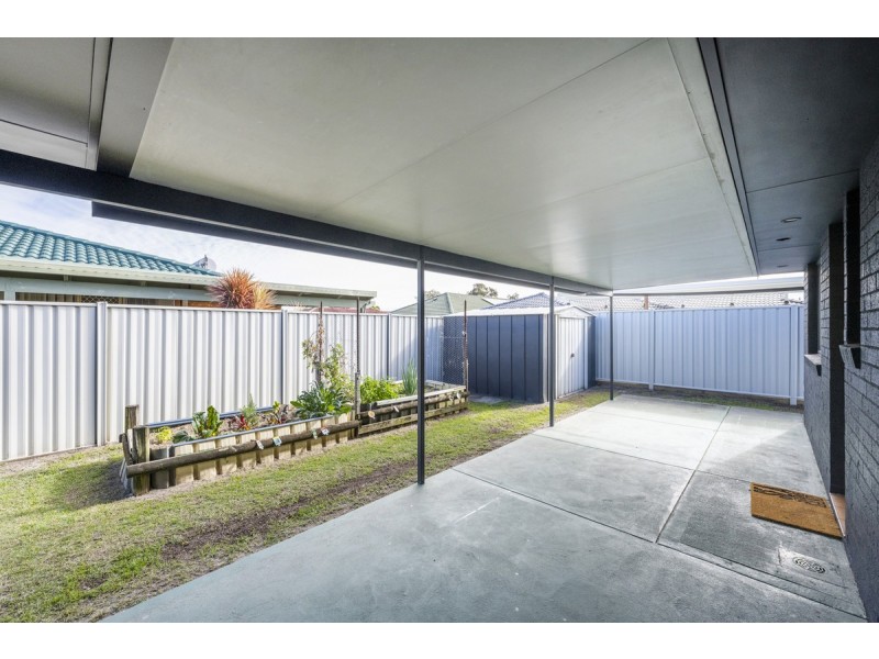 8B Parkview Crescent, Yamba NSW 2464