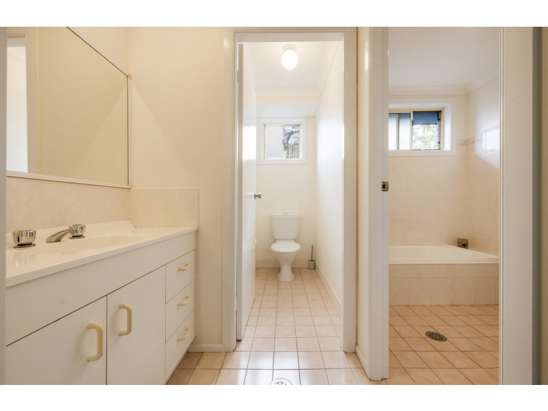 8B Parkview Crescent, Yamba NSW 2464