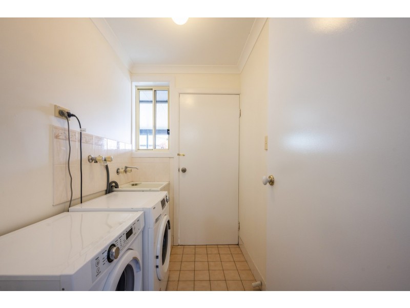 8B Parkview Crescent, Yamba NSW 2464