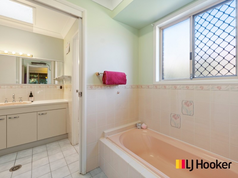 8 Binnacle Court, Yamba NSW 2464