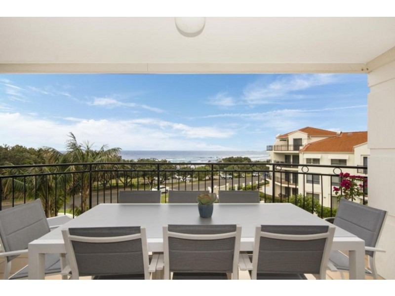B2 U12/18-19 Pacific Parade, Yamba NSW 2464