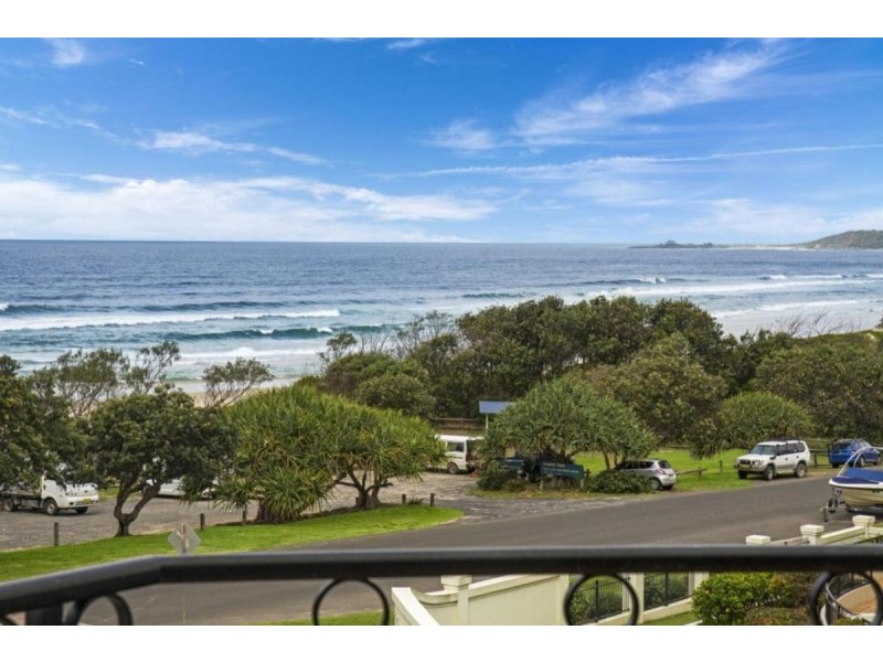 B2 U12/18-19 Pacific Parade, Yamba NSW 2464