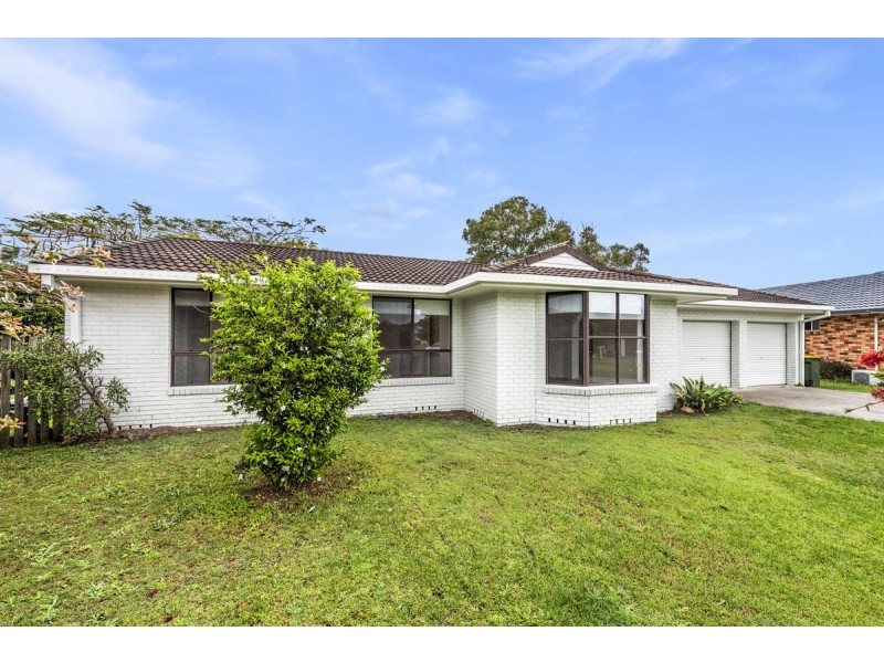12 Casuarina Close, Yamba NSW 2464
