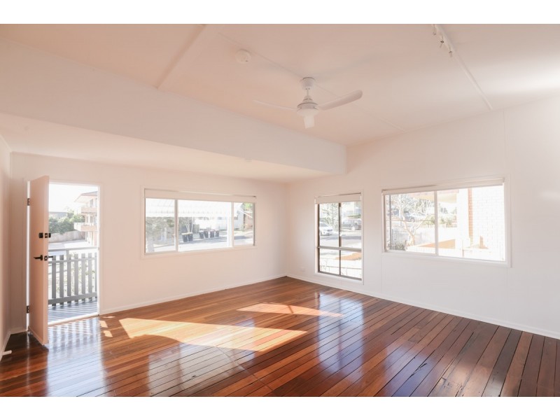 10 Beach Street, Yamba NSW 2464