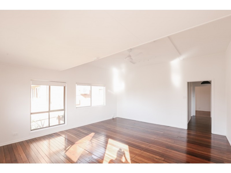 10 Beach Street, Yamba NSW 2464