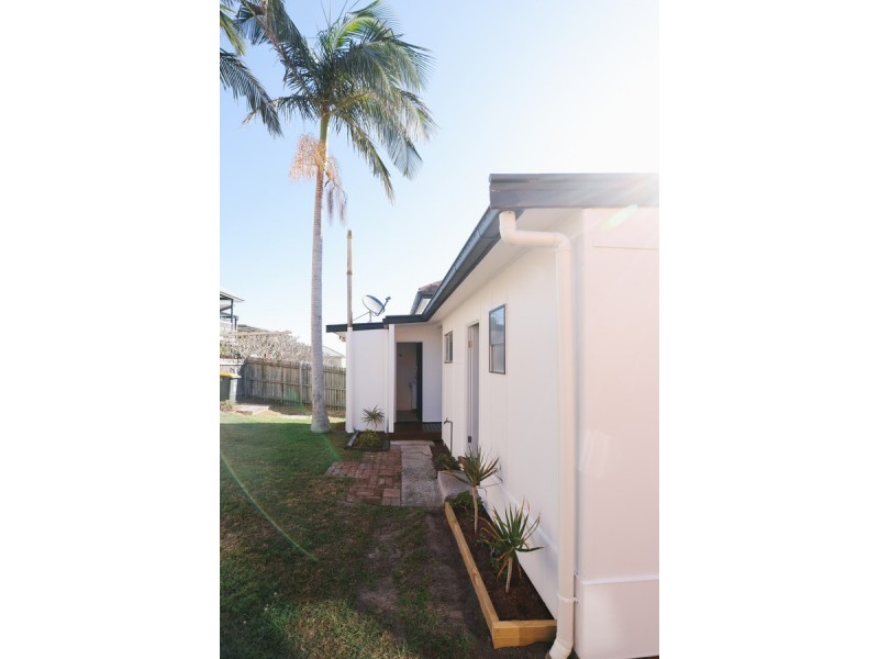 10 Beach Street, Yamba NSW 2464