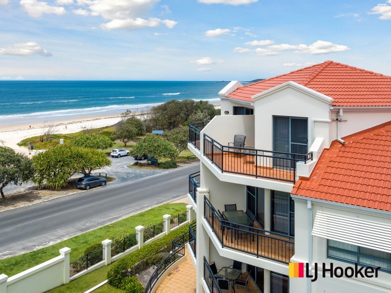 10/20-21 Pacific Parade, Yamba NSW 2464