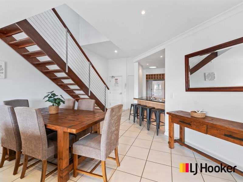 10/20-21 Pacific Parade, Yamba NSW 2464