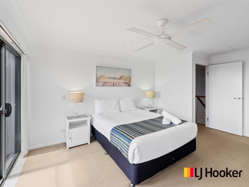 10/20-21 Pacific Parade, Yamba NSW 2464