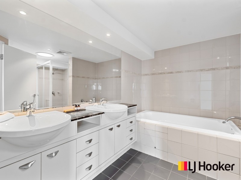 10/20-21 Pacific Parade, Yamba NSW 2464