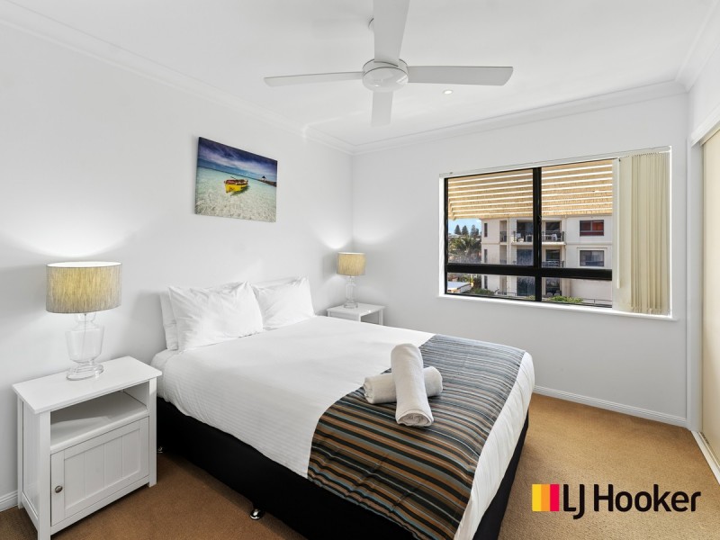 10/20-21 Pacific Parade, Yamba NSW 2464