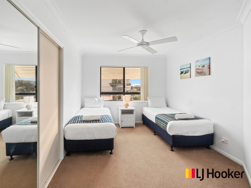 10/20-21 Pacific Parade, Yamba NSW 2464