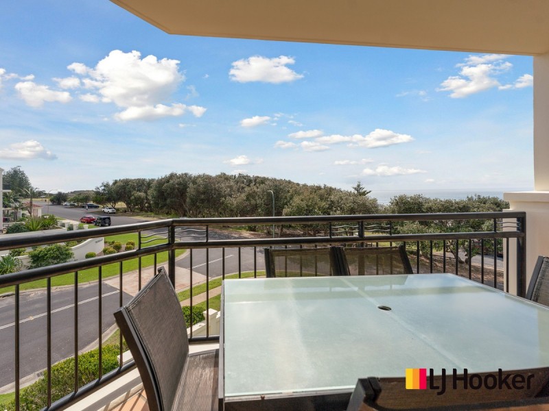 10/20-21 Pacific Parade, Yamba NSW 2464