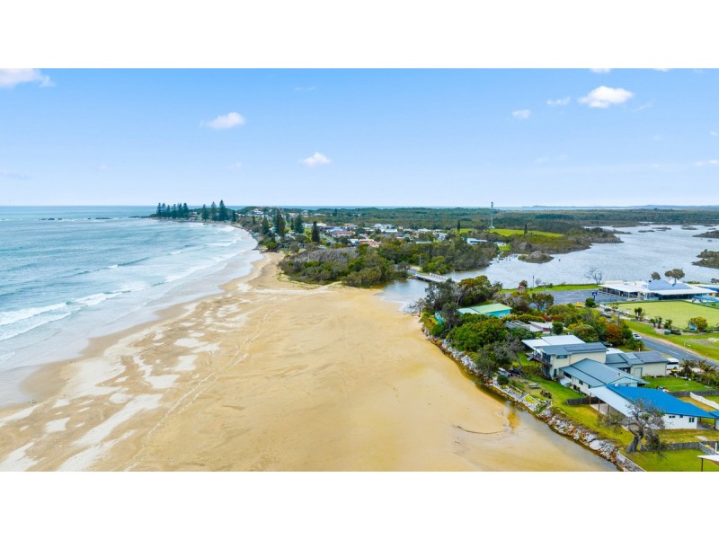 25 Ocean Road, Brooms Head NSW 2463