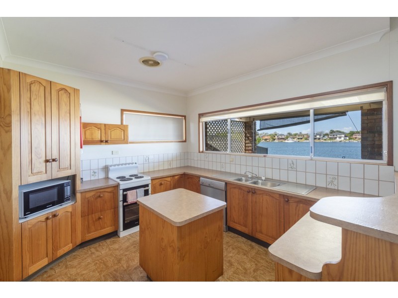 16 Acacia Circuit, Yamba NSW 2464