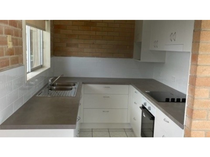 2/11 Clarence Street, Yamba NSW 2464