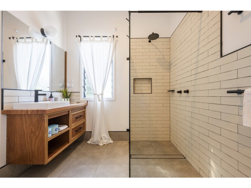 221 Yamba Road, Yamba NSW 2464