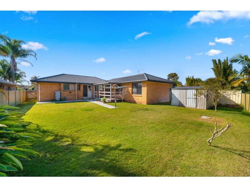 12 Telopea Avenue, Yamba NSW 2464