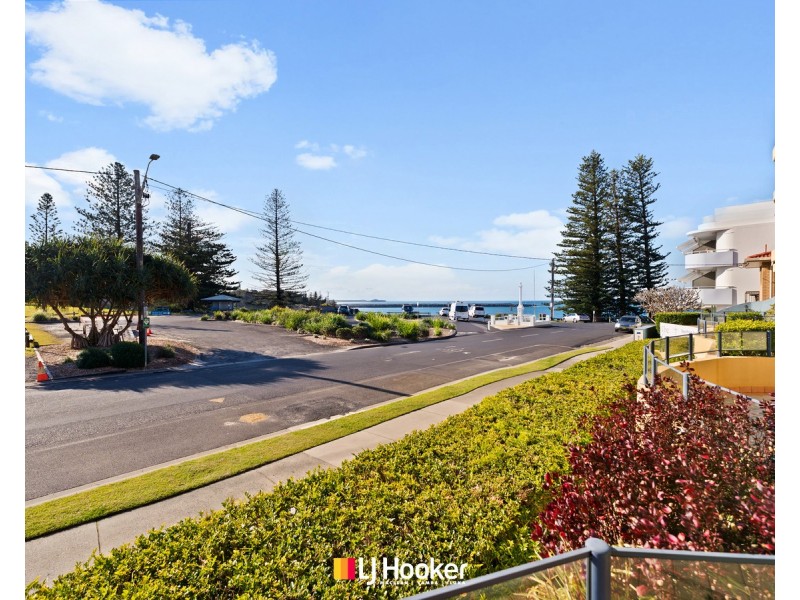 2/4 Queen Street, Yamba NSW 2464
