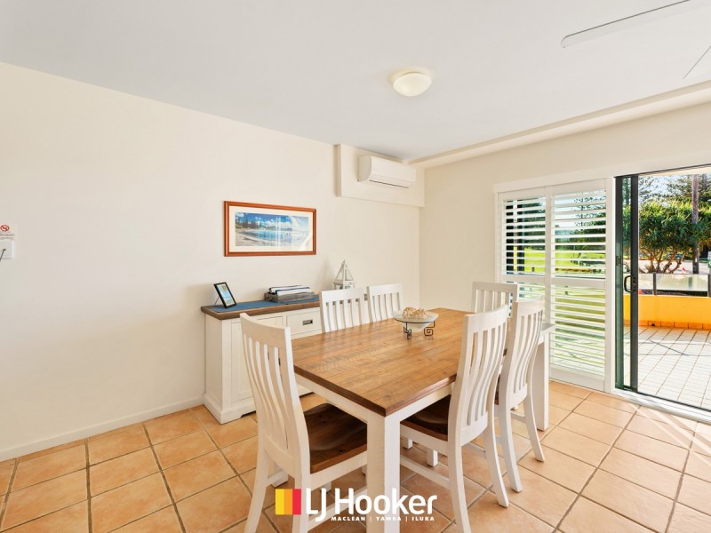 2/4 Queen Street, Yamba NSW 2464