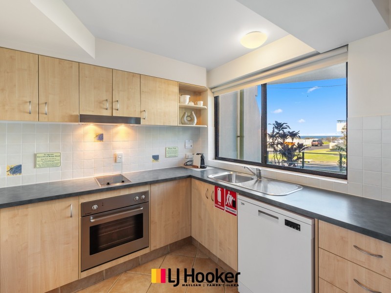 10/4 Queen Street, Yamba NSW 2464