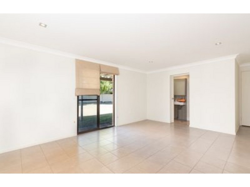 1 Ardisia Close, Yamba NSW 2464