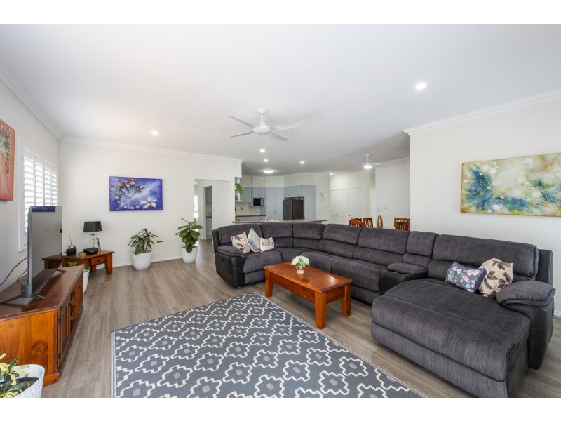 16 Admiralty Court, Yamba NSW 2464