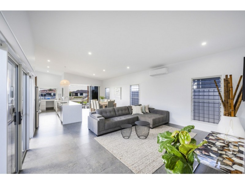 39 Witonga Drive, Yamba NSW 2464