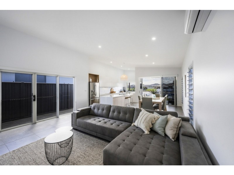 39 Witonga Drive, Yamba NSW 2464