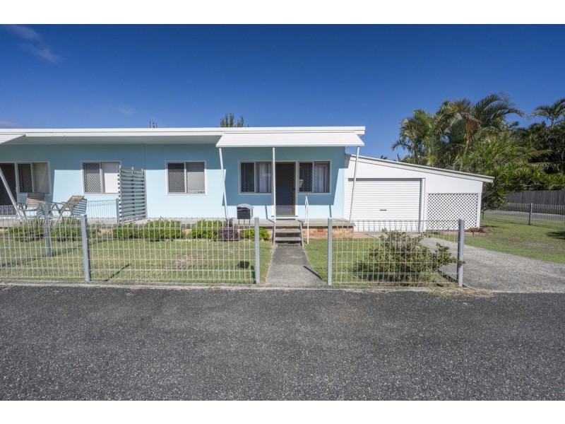 2/27 Queen Street, Yamba NSW 2464