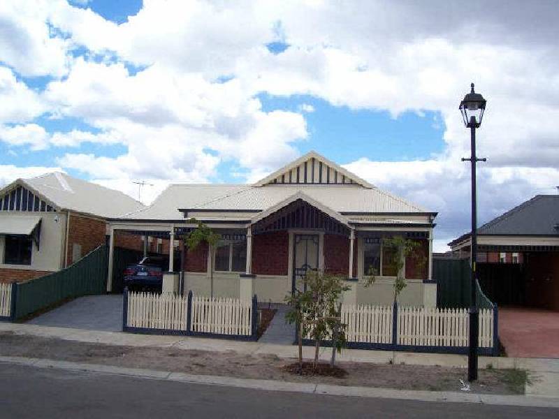 5 Ballarat Court, Craigieburn VIC 3064