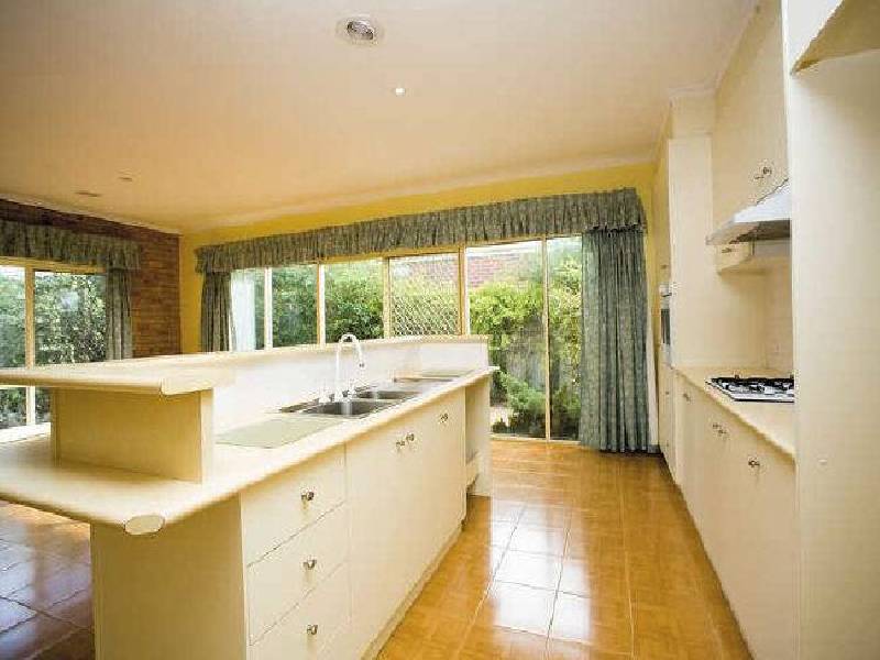 12 Shearwater Place, Craigieburn VIC 3064