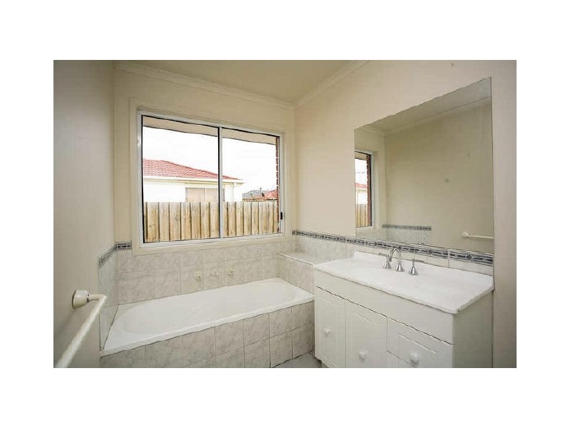 1 Mekong Place, Roxburgh Park VIC 3064