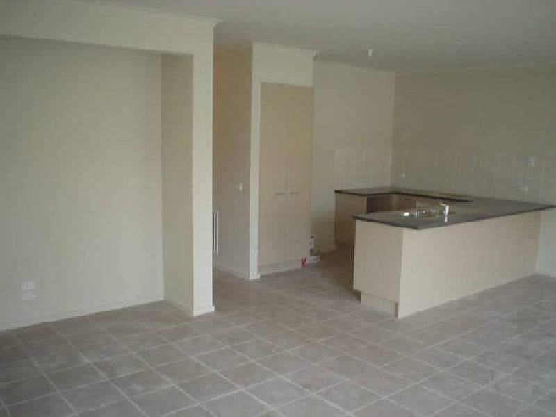 16 Hoxton Crescent, Craigieburn VIC 3064