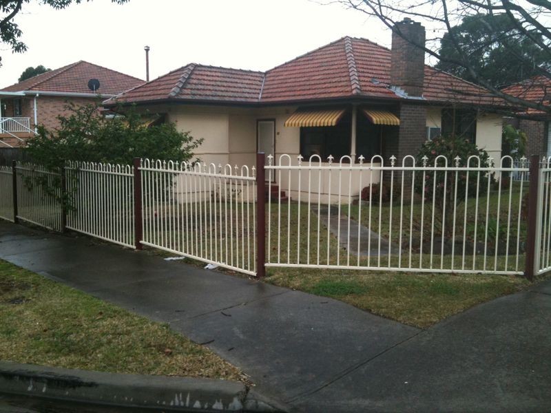 93 Juno Pde, Greenacre NSW 2190