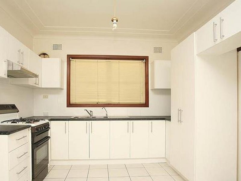 55 Chamberlain Rd, Guildford NSW 2161