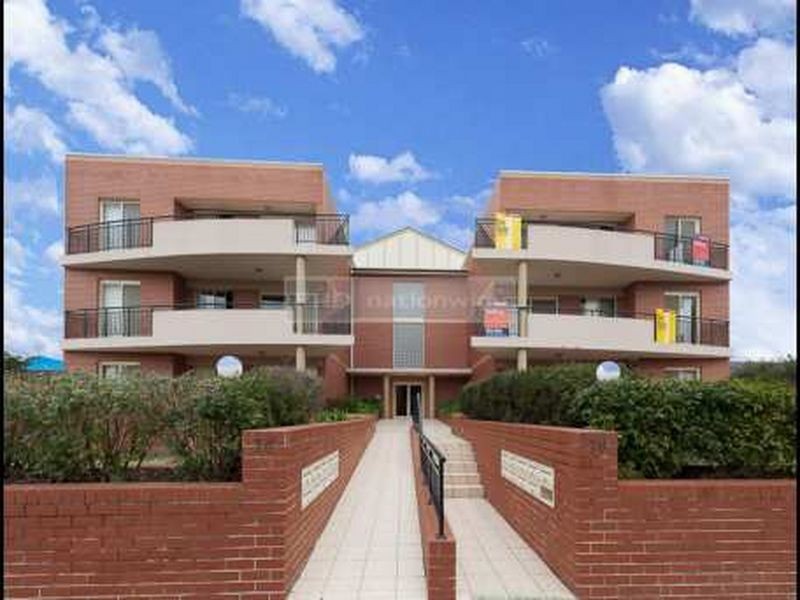 2/74-76 Hampden Rd, Lakemba NSW 2195