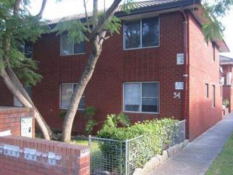 4/34 Benaroon Rd, Lakemba NSW 2195