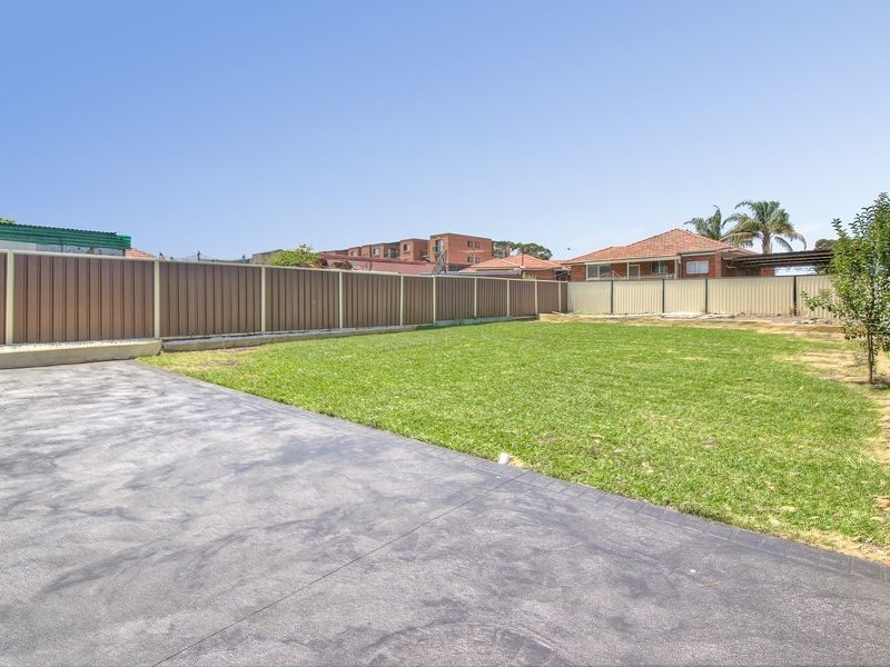 14 Flora Street, Roselands NSW 2196