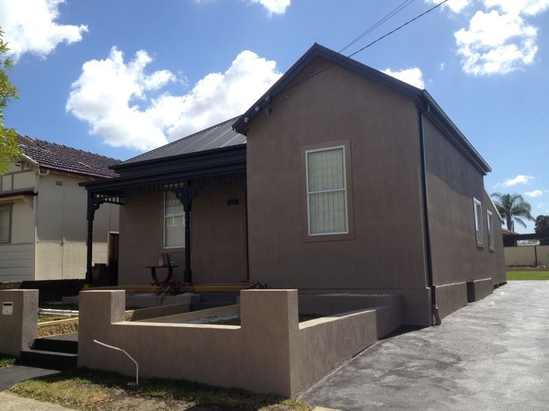 14 Flora Street, Roselands NSW 2196