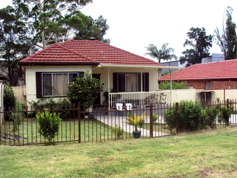 25 Mons Street, Condell Park NSW 2200