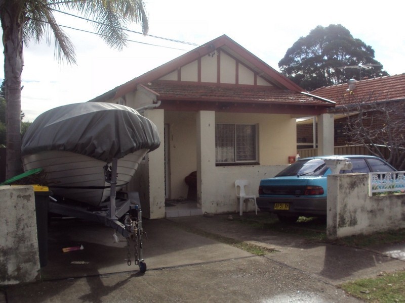 27 Hugh Street, Belmore NSW 2192